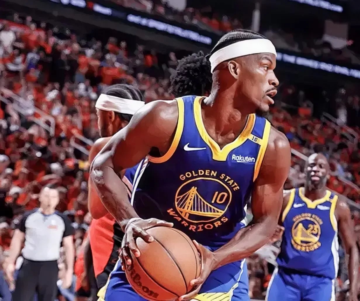 包含表现优异引发热议！，巴特勒在巴黎圣日耳曼比赛中战术调整赛场气氛高涨的词条APP下载